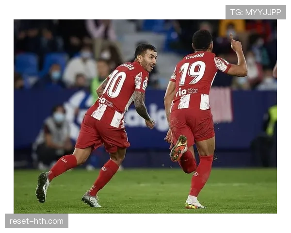 西甲密集防守成制胜关键，战术革新引关注